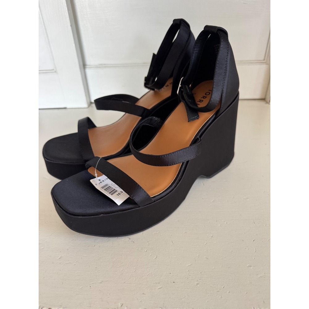 NWT Torrid Triple Band Wedge Platform black satin sandals size 10.5